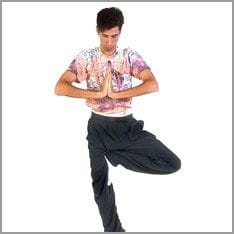 Yoga als positiver Lebenseinfluss Mann macht Yogaübung