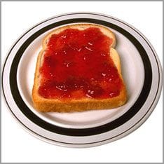 pan tostado con mermelada