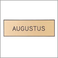 placa de nombre Augustus