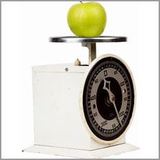 Apfel auf der Waage