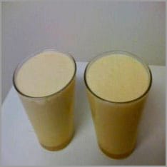 Apple smoothie with maple syrup