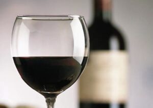 Glas mit Wein