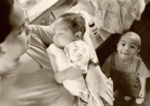 Mutter mit Kindern