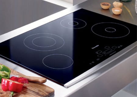 well-kept kitchen cooker
