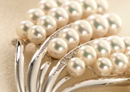 Cleaning jewellery