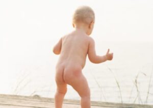 Baby nackt