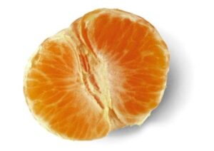 Apfelsine, geschält