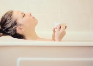 Bath additive in the full bath