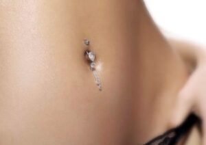 Bauchnabel-Piercing