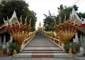 Treppe zu Big Buddha