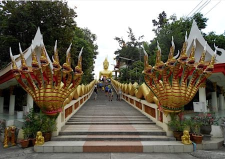 Treppe zu Big Buddha