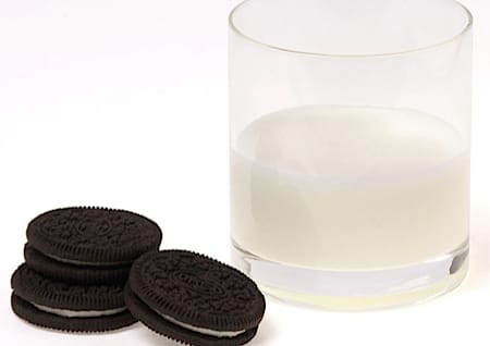 Milch und Kekse