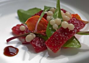 Kräuter und Obst Salat