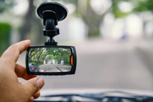 10 Must-Have Auto-Accessoires für sicheres & smartes Fahren